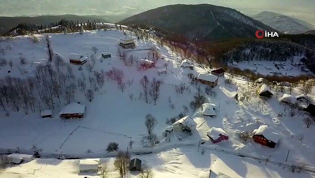 Burası Van değil Akyazı... Akyazı yaylasından kar görüntüleri mest etti