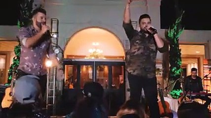 Figurinha - Douglas e Vinícius part. MC Bruninho