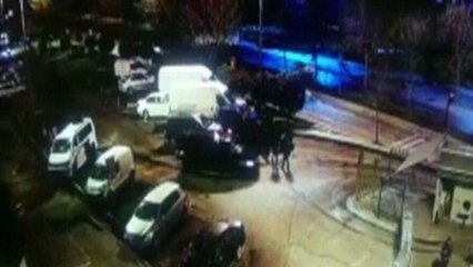 Belediye başkanının koruma ekibine minibüs çarptı