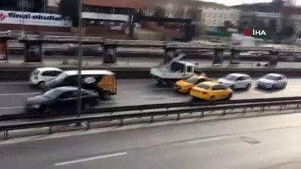 Kısıtlama gününde E-5 karayolunda pes dedirten görüntüler