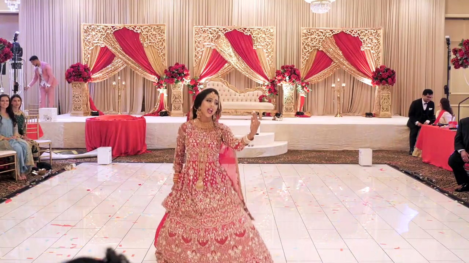 ⁣Beautiful Bridal Dance | Indian  Pakistani Wedding Dance  | Bollywood Songs