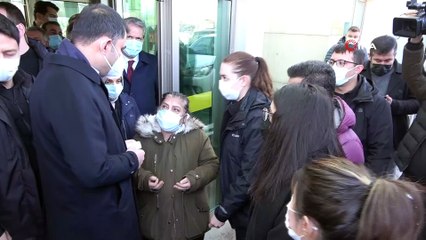 Bakan Kurum, deprem konutlarını inceledi
