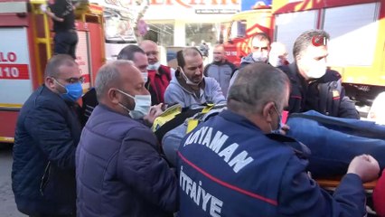 Klima ile duvar arasına sıkışan işçiyi itfaiye ekipleri kurtardı