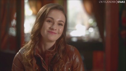 Outlander Rapidfire Questions - Sophie Skelton [Sub Ita]
