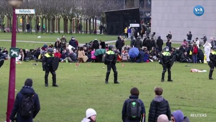 Hollanda Polisinden Protestoculara Müdahale