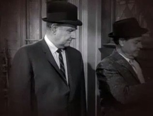 Addams Family S02E28 Addams Policy