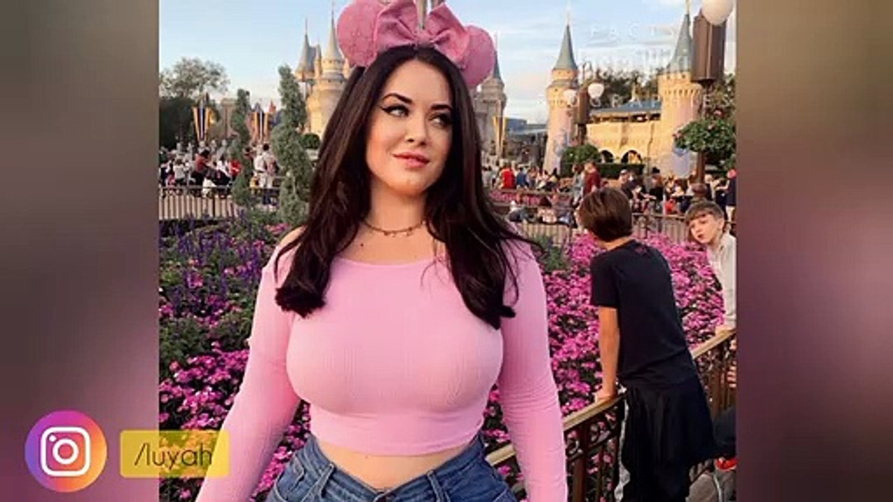Holly Luyah  Gros seins fille fille chaude