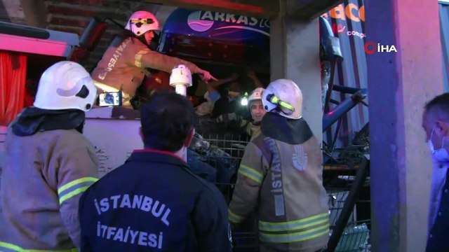 TEM otoyolu Avcılar Gişeleri Haramidere istikametinde bir tır ile midibüsün karıştığı kaza meydana geldi