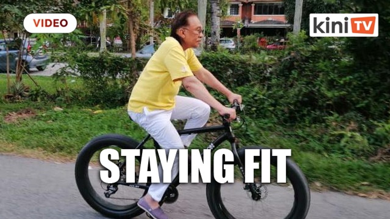 Anwar Ibrahim goes cycling, netizens ask him to wear helmet