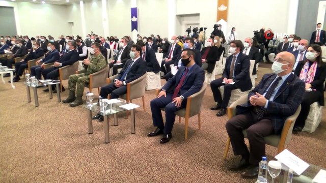 Vali Çiçek: “Aile kurumu sosyal medyadan çok ciddi bir saldırı altında”