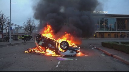 ‘Criminal violence’: Dutch PM deplores COVID lockdown riots