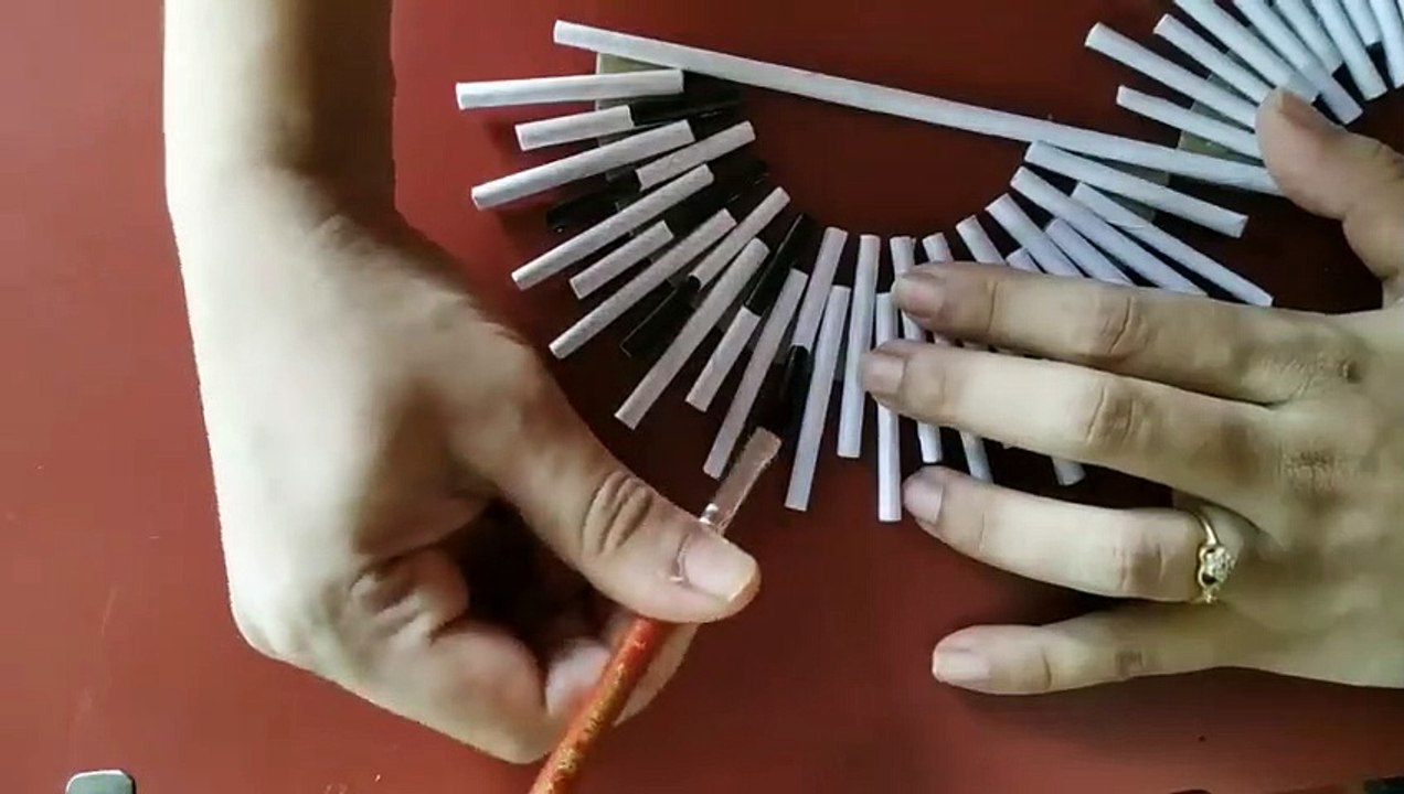 Newspaper Craft - Wall Decoration Ideas - Paper Wall Decor - DIY - papercraft- wallhangingideas-  ( 480 X 854 )