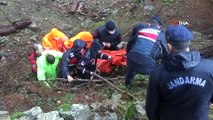 Köprünün çökmesi üzerine azgın sulara düşerek boğulan kadının cenazesi çıkartıldı