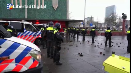 Protestas violentas en Países Bajos contra el toque de queda impuesto por el gobierno