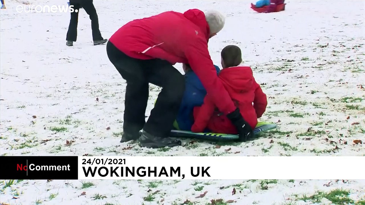 La neige a fait le bonheur des petits et des grands au Royaume-Uni ce dimanche