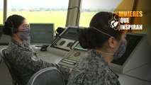 Mujeres que inspiran: Gina y Diana se abren camino en el mundo de los controladores aéreos