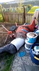 Régis fait un tour de bétonnière