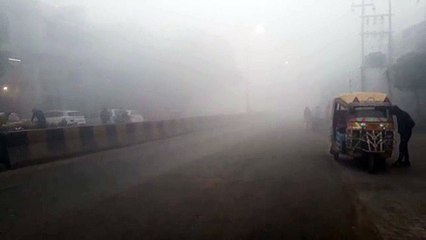 कोहरे के कारण विजिबिलिटी हुई कम, सड़क पर निकलना हुआ दूभर