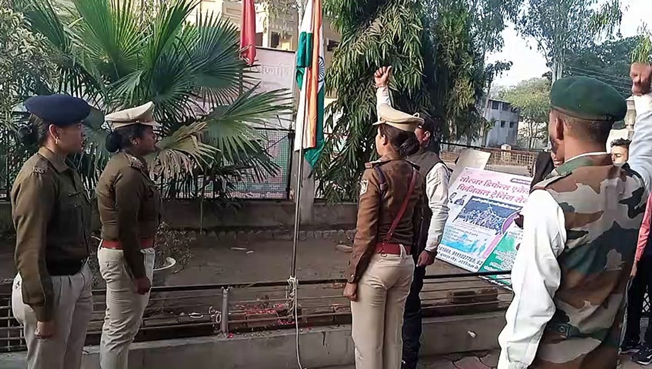 सोल्जर डिफेंस एकेडमी एवं ट्रेनिंग सेंटर द्वारा 26 जनवरी गणतंत्र दिवस पर झंडा वंदन किया गया