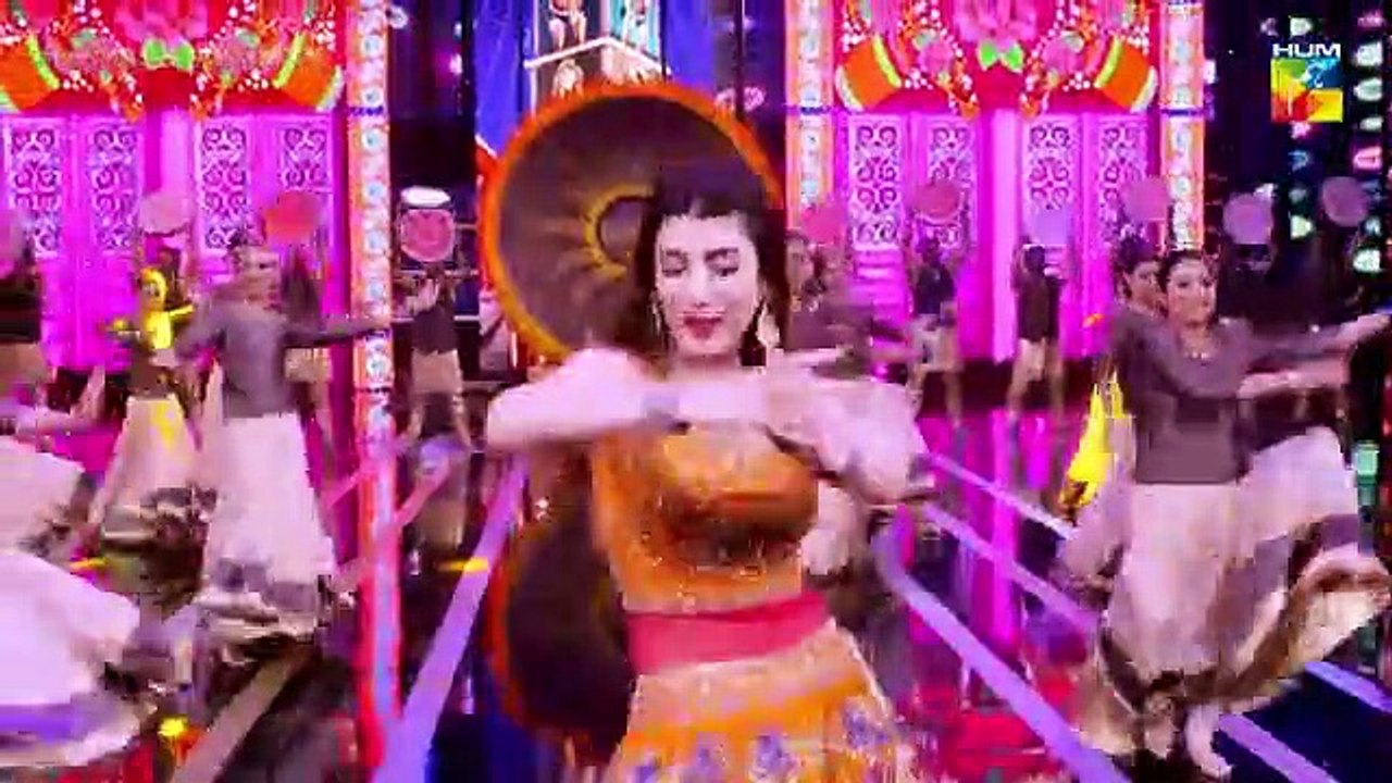 Celebrating_16_years_of_HUM_TV__|_HUM_Style_Awards_|_#16YearsofHUMTV(360p)