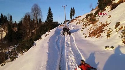 Rize'de karla kaplı yayla yolculuğu kamerada