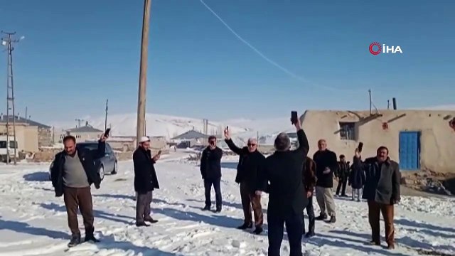 Telefonların çekmemesi mahalleliyi bıktırdı