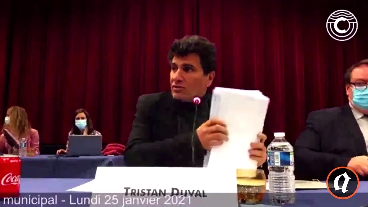 Cacophonie - Le maire de Cabourg annonce que le préfet lui a annoncé un confinement général à partir de jeudi pour 5 semaines avec écoles ouvertes et magasins fermés - VIDEO