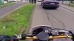 Un policier allemand contrôle un motard français