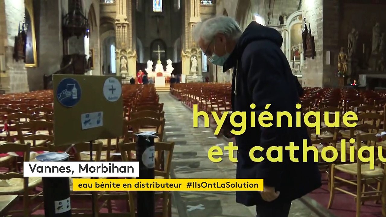 À Vannes, des distributeurs d'eau bénite installés dans la cathédrale