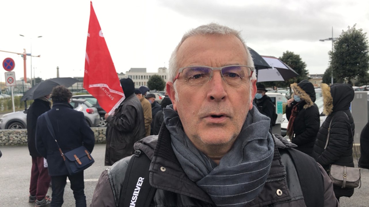 Le Parti communiste contre le parking payant de l'hôpital