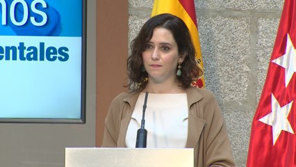 Ayuso carga contra el "lamentable" papel de Sánchez en la pandemia