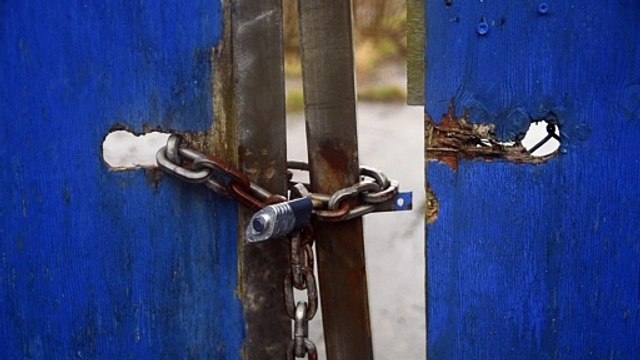 Eyesore blue fencing which surrounds the former Frontierland site