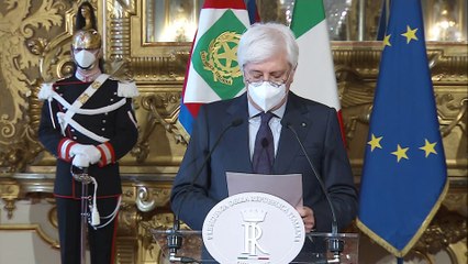 Lemondott Giuseppe Conte, de maradna