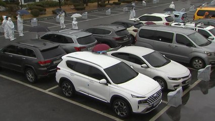 "주차 중이 아니라 '시험' 중입니다"...코로나가 낳은 풍경 / YTN