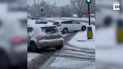 Conduire sur la neige n'est pas donné à tout le monde