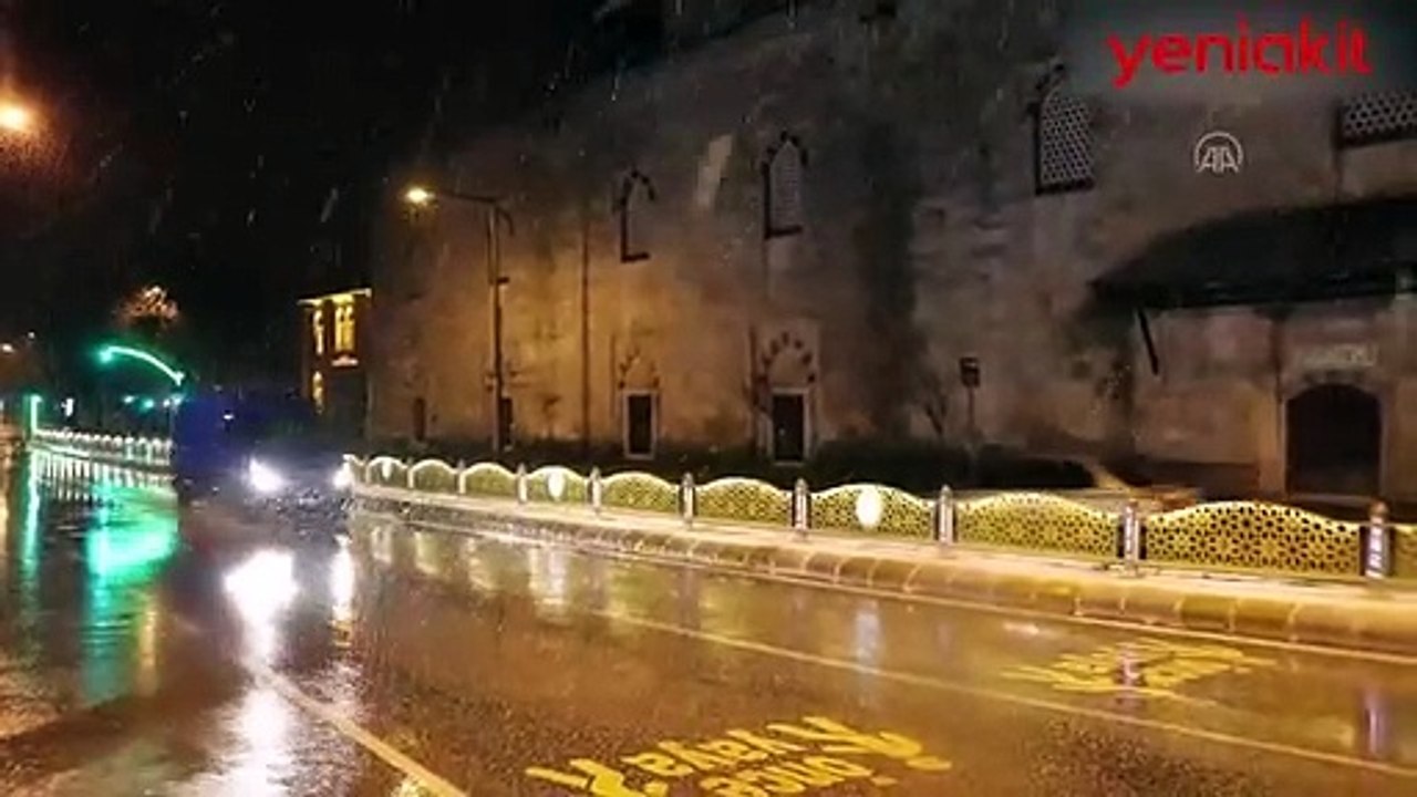 Meteoroloji uyarmıştı! Beklenen kar yağışı başladı