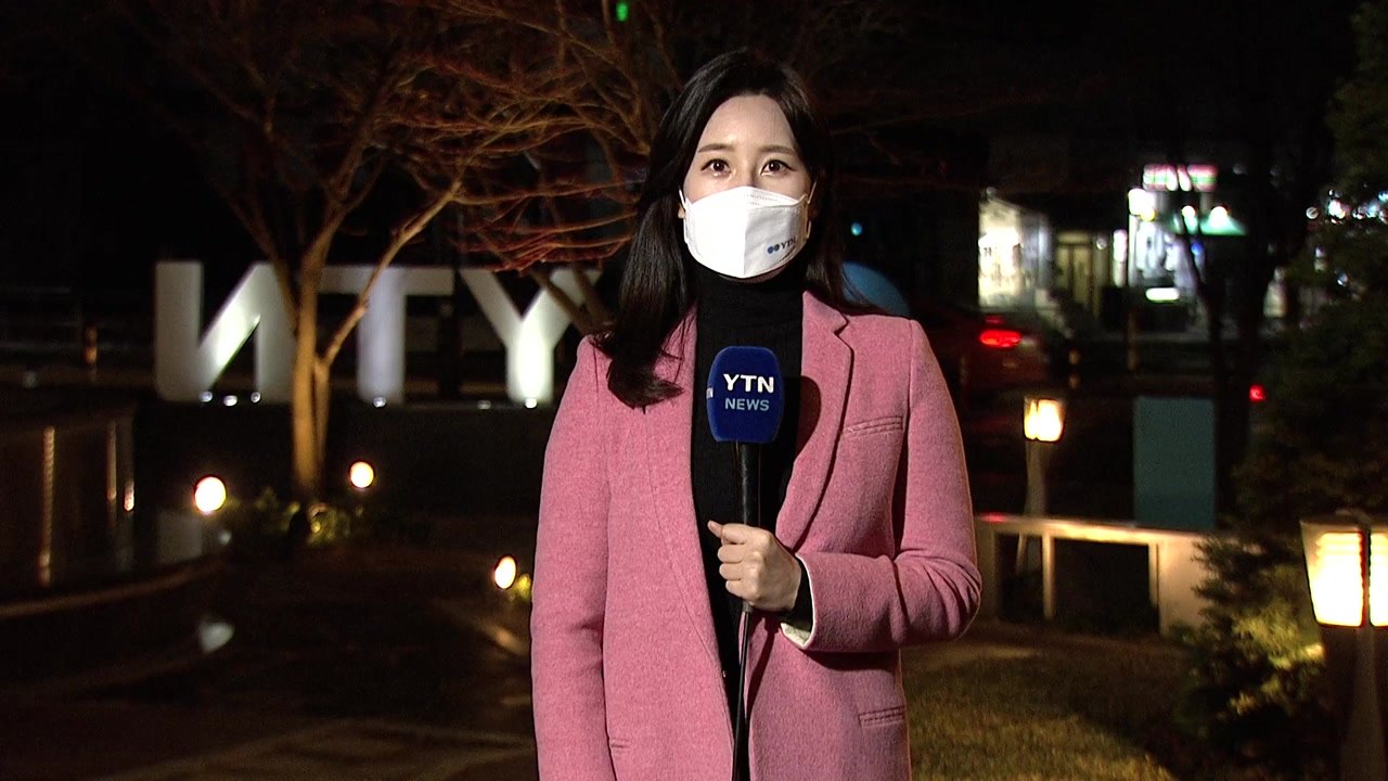 [날씨] 오늘도 예년보다 포근, 서쪽 공기 탁해...내일 전국 눈 / YTN