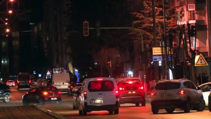 Tramvay hatlarında elektrik kesintisi ulaşımı aksattı