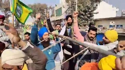 ਕਿਸਾਨਾਂ ਲਈ ਦਿੱਲੀ ਦੇ ਲੋਕਾਂ ਨੇ ਖੋਲ੍ਹੇ ਦਿਲਾਂ ਦੇ ਦਰਵਾਜ਼ੇ People of Delhi welcoming Tractor Parade