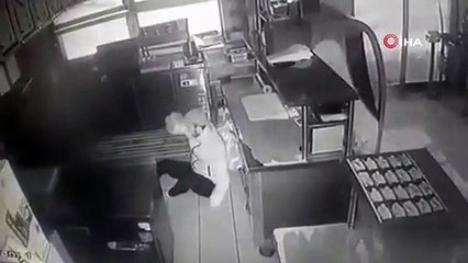 Büfe faresi kameraya böyle yakalandı