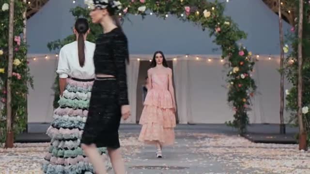 Chanel deslumbra en la Semana de la Alta Costura de París
