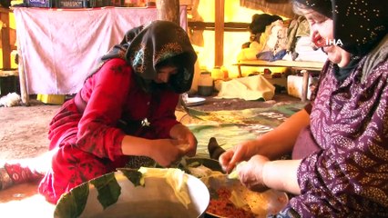 Çocukluğundan beri çobanlık yapan Ayten, kuzulara 'anne şefkatiyle' bakıyor