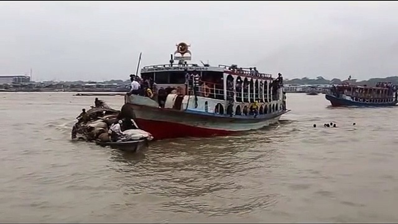 Boat accident in river  live and real video