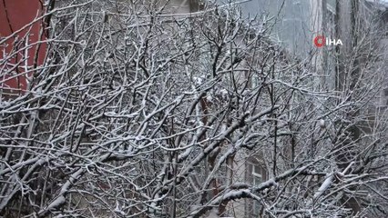 Tekirdağ’da kar yağışı sürüyor