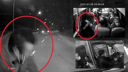 Üstgeçiti kullanmayan yayaya, minibüsün çarptığı anlar kamerada