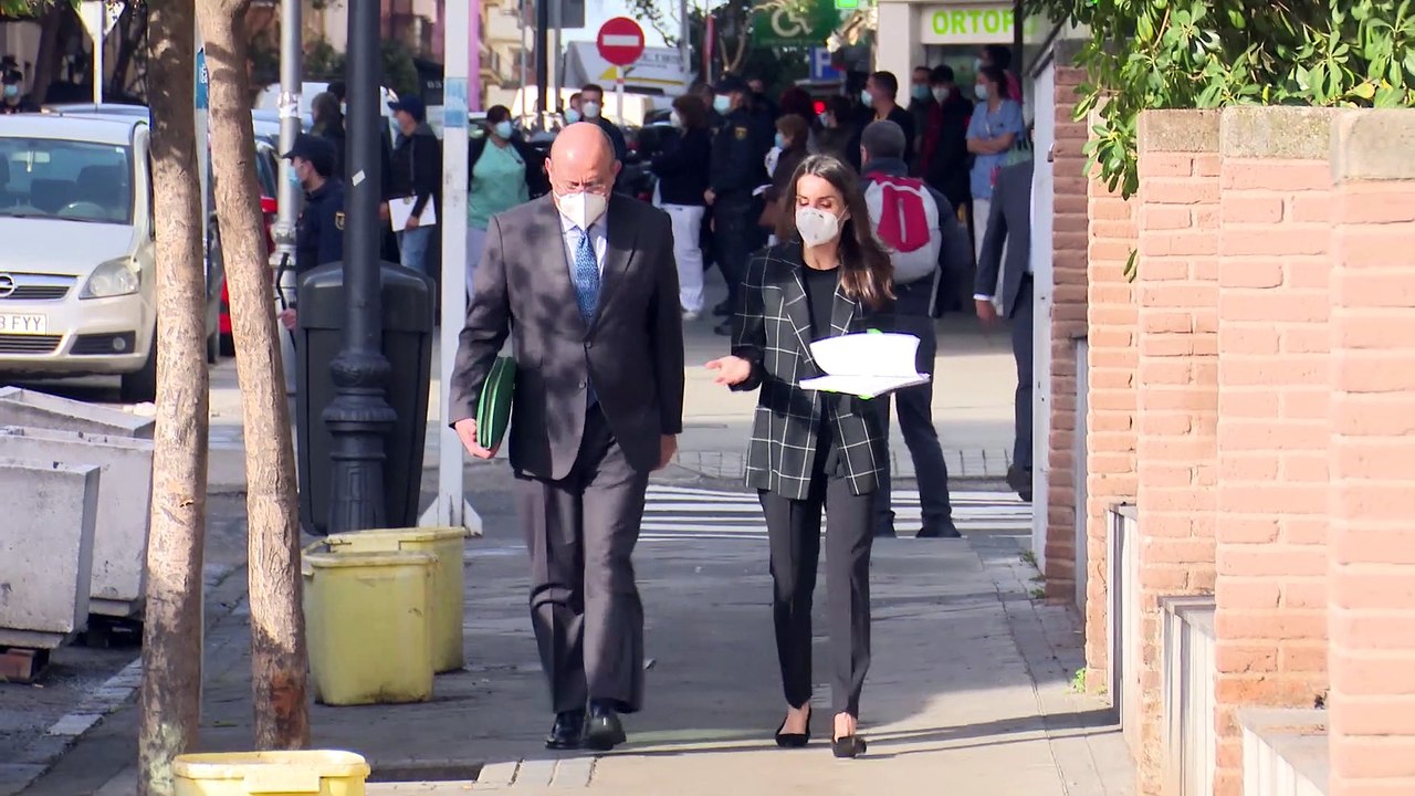 Back to black, la reina Letizia comprometida con las enfermedades raras y el medio ambiente