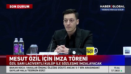 Mesut Özil için imza töreni