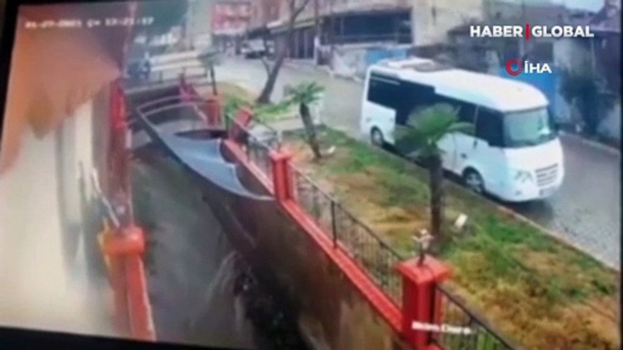 İstinat duvarının çökme anı kamerada