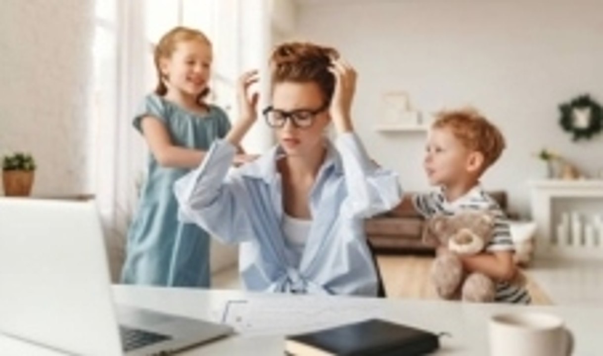Easy Strategies for Parents Struggling to Mange Work-From-Home Interruptions