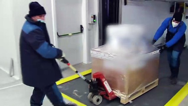 Madrid paraliza el suministro de primeras dosis y Cataluña agota existencias